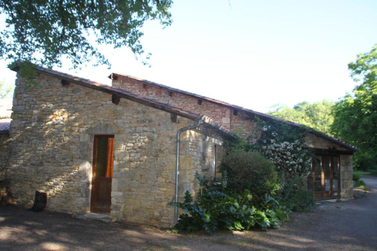 Les Gites Des Guezoux Vaunac  Exteriér fotografie