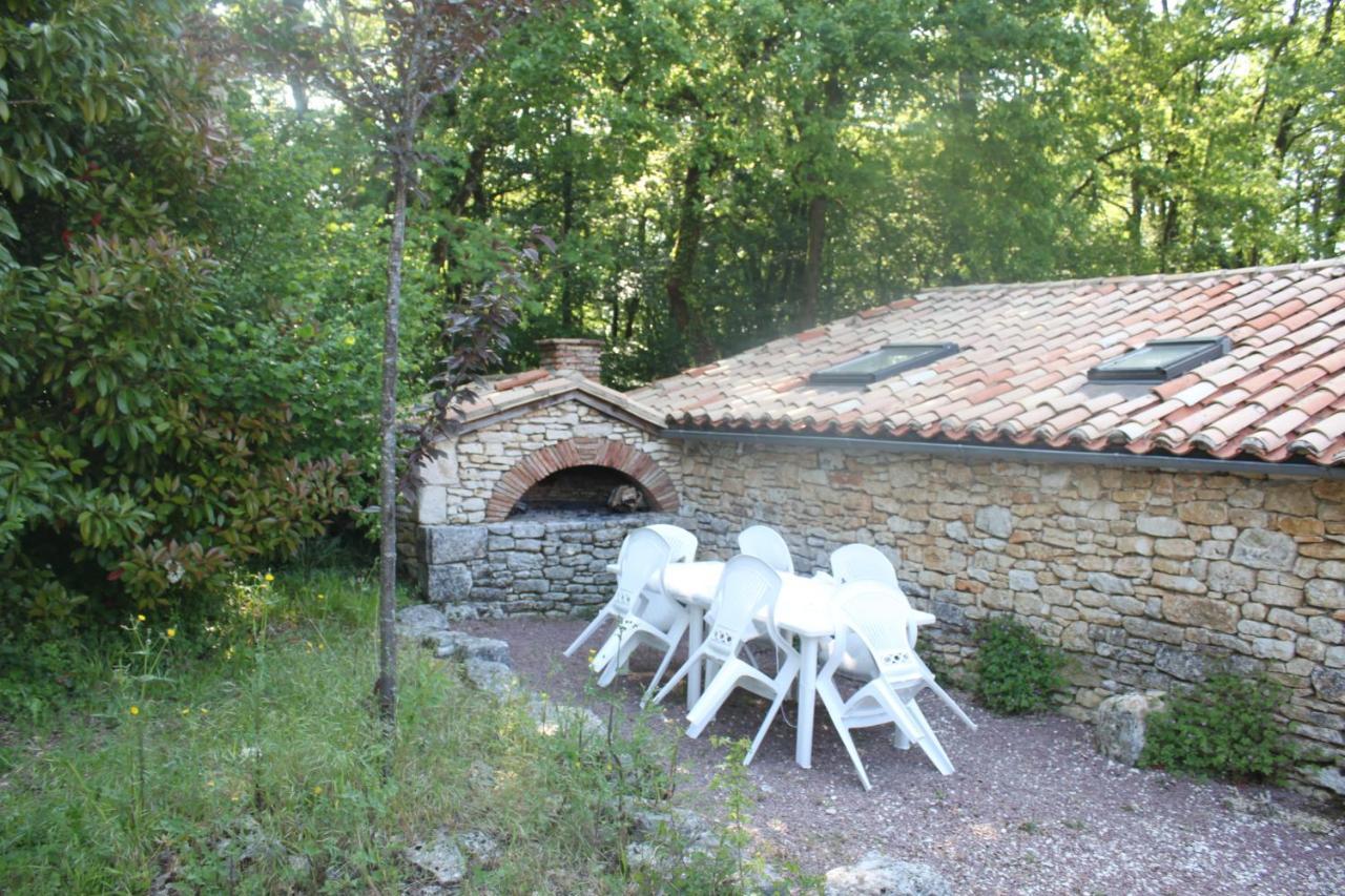 Les Gites Des Guezoux Vaunac  Exteriér fotografie